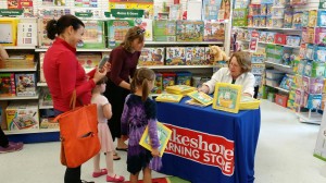 Rosemary Wells Reads for the Record at Lakeshore Learning